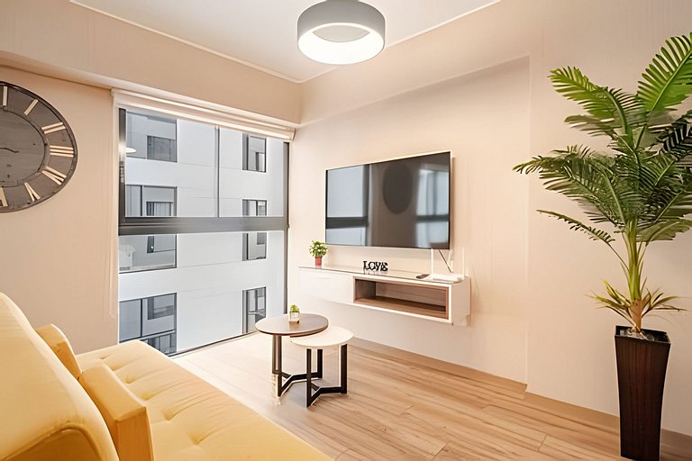 Stylish Flat 709 in the Hearth of Miraflores