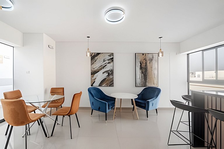 Stylish Flat 709 in the Hearth of Miraflores