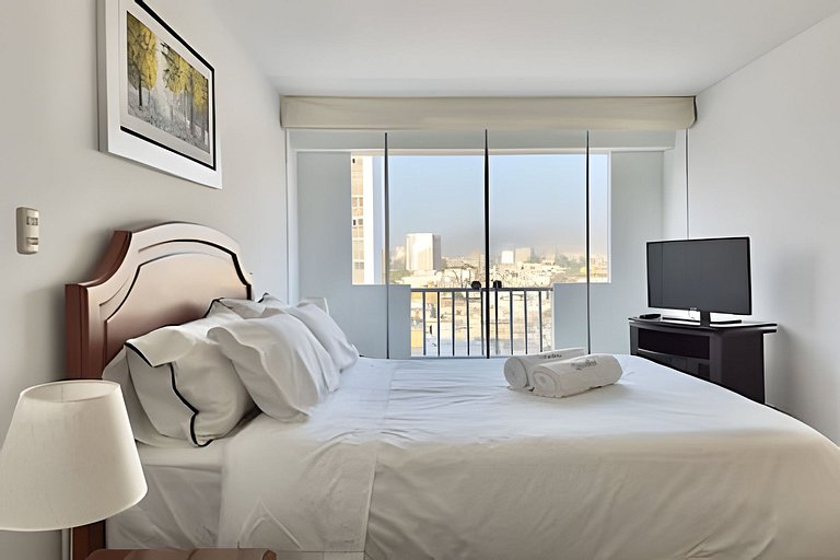 Big 3BR Apartment in the center of Miraflores