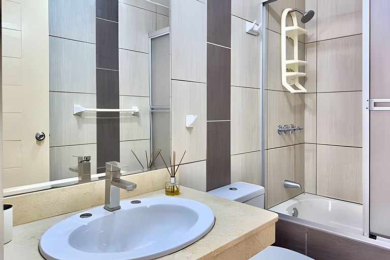 Big 3BR Apartment in the center of Miraflores