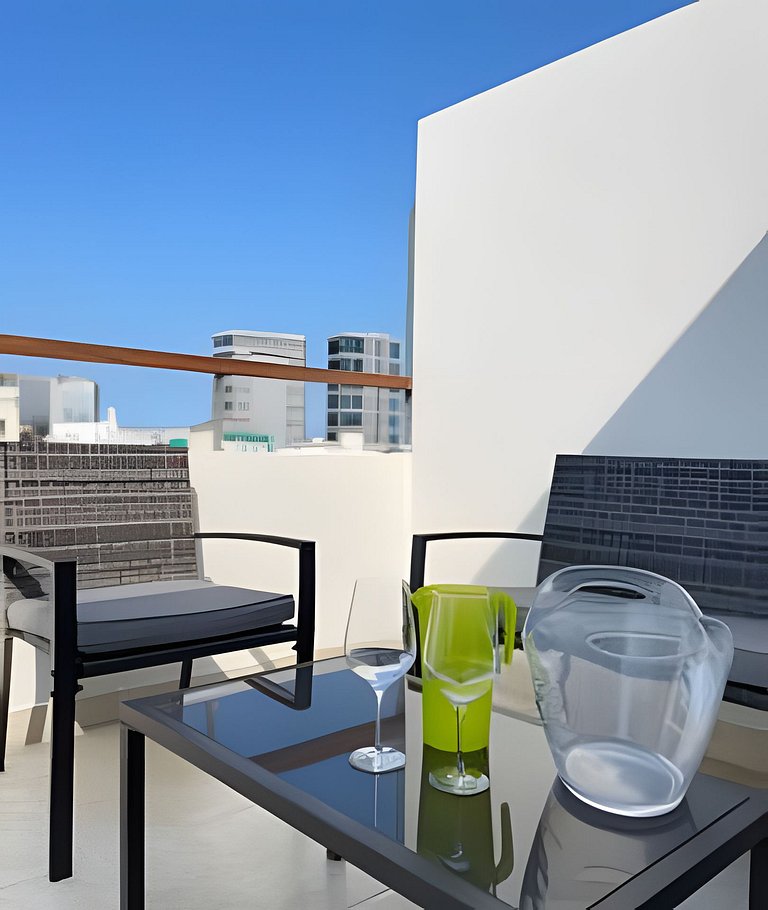 Iconic Miraflores Penthouse 3BR