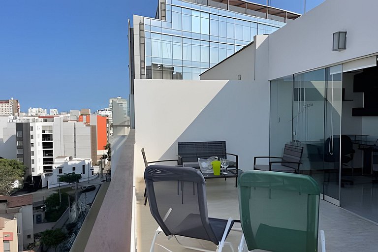 Iconic Miraflores Penthouse 3BR