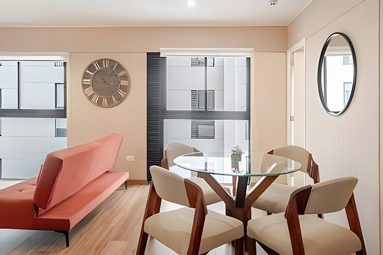 Stylish Flat 710 in the Hearth of Miraflores