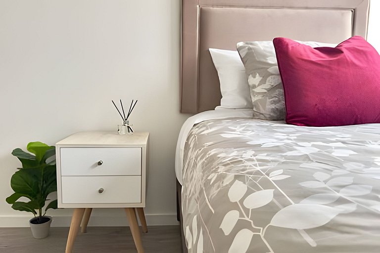 Golden New Retreat Jesus Maria