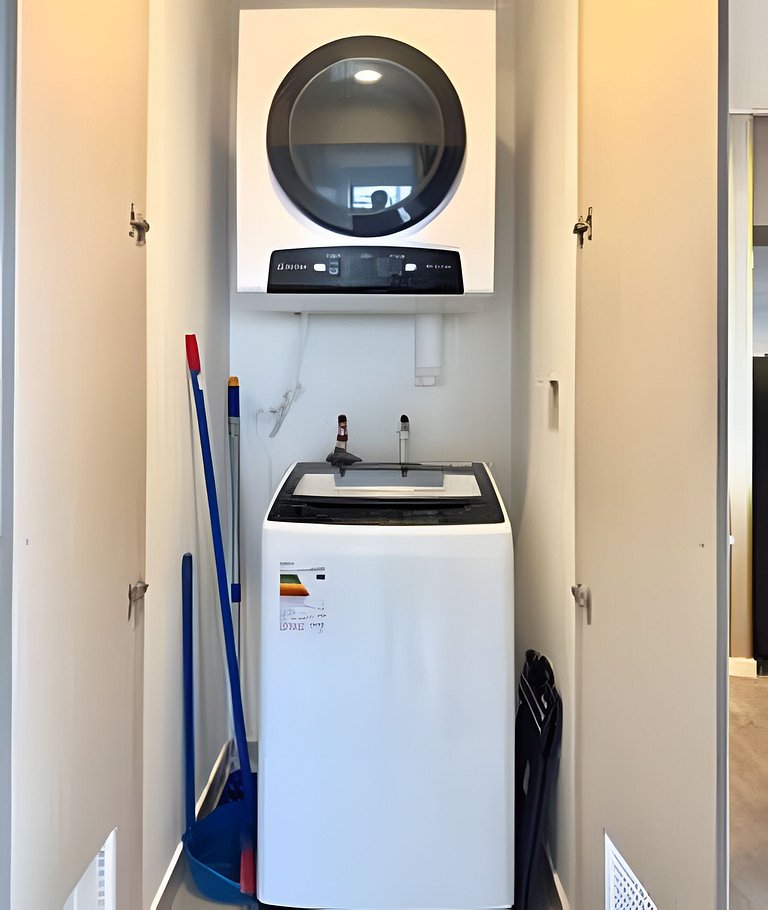 Golden New Retreat Jesus Maria