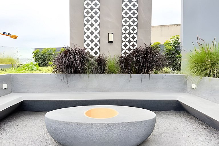 Golden New Retreat Jesus Maria