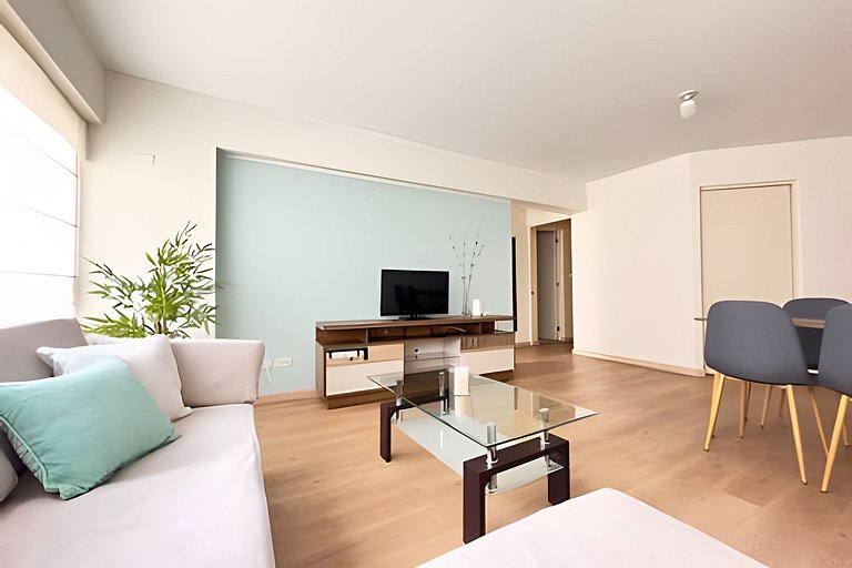 Sky Apartamento Sergio Bernales, parques y ciudad