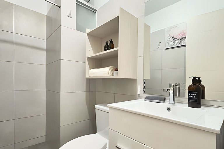 Sky Apartamento Sergio Bernales, parques y ciudad