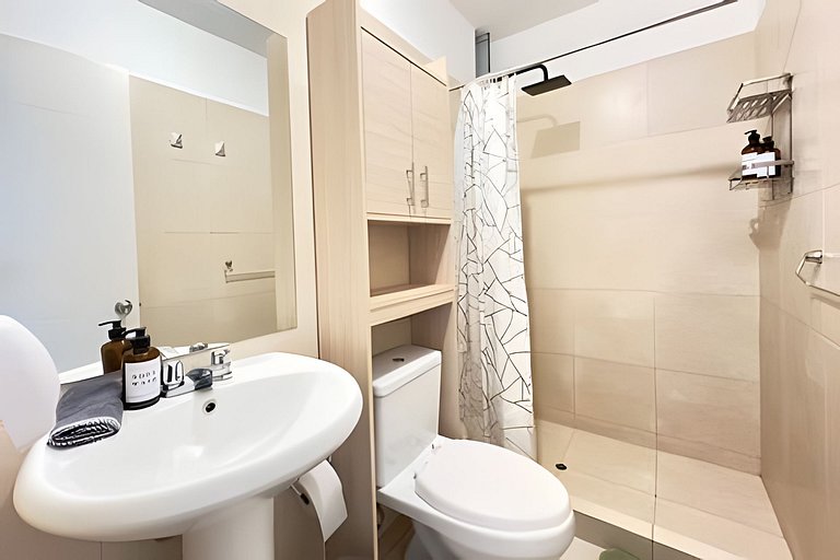 Sky Apartamento Sergio Bernales, parques y ciudad