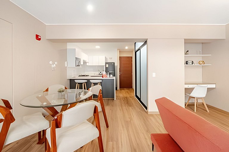 Stylish Flat 910 in the Hearth of Miraflores