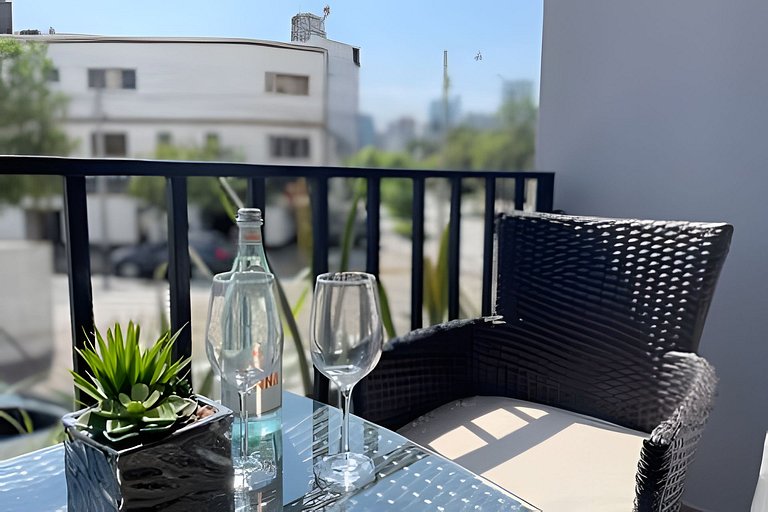 New Central Charm Apartment in San Isidro