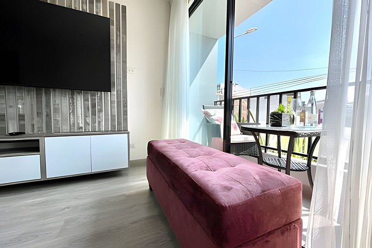 New Central Charm Apartment in San Isidro