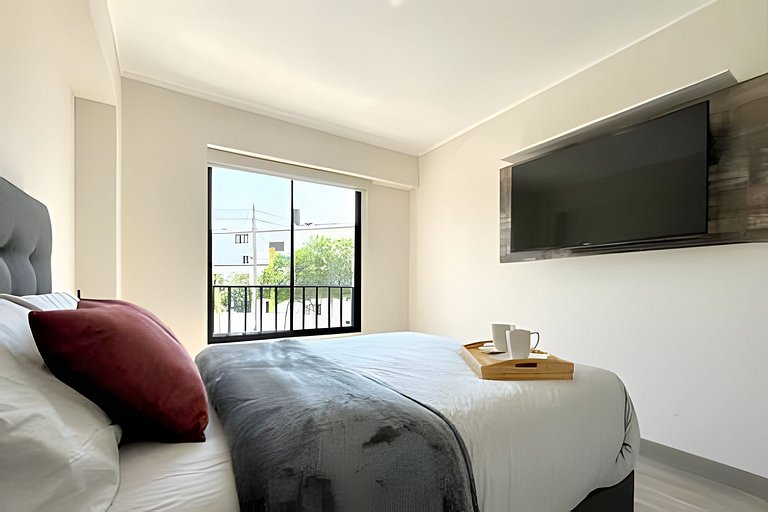 New Central Charm Apartment in San Isidro