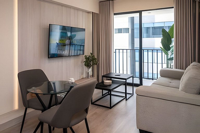 Minimalist Luxe - San Isidro