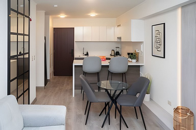 Minimalist Luxe - San Isidro