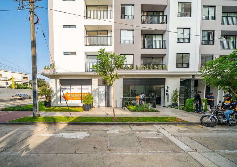 New Central Charm Apartment in San Isidro