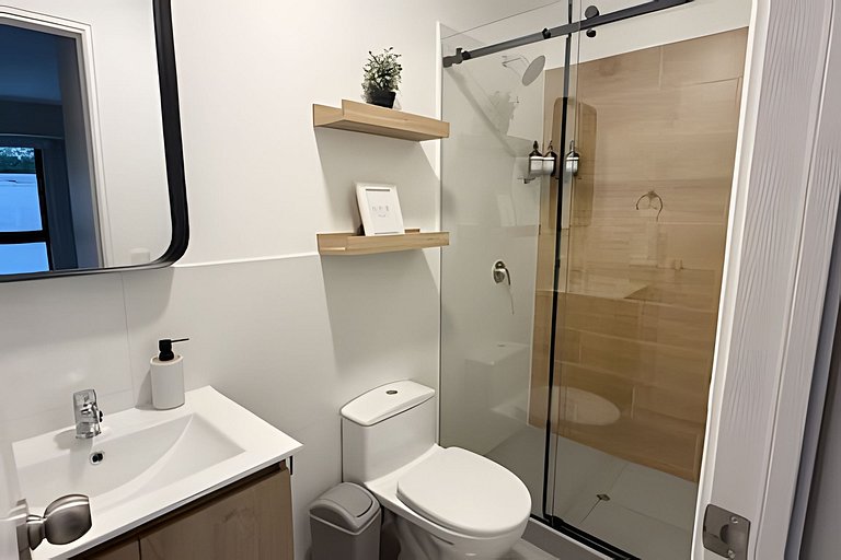 New & Spacious Apartment in Lince