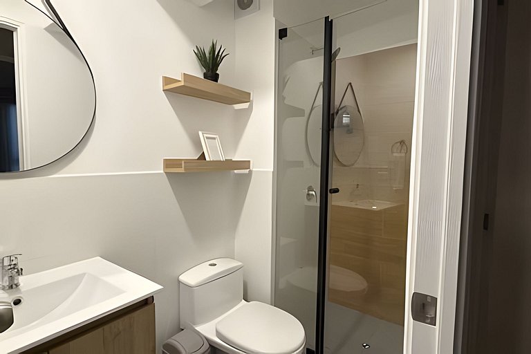 New & Spacious Apartment in Lince