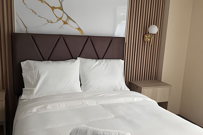 New & Spacious Apartment in Lince