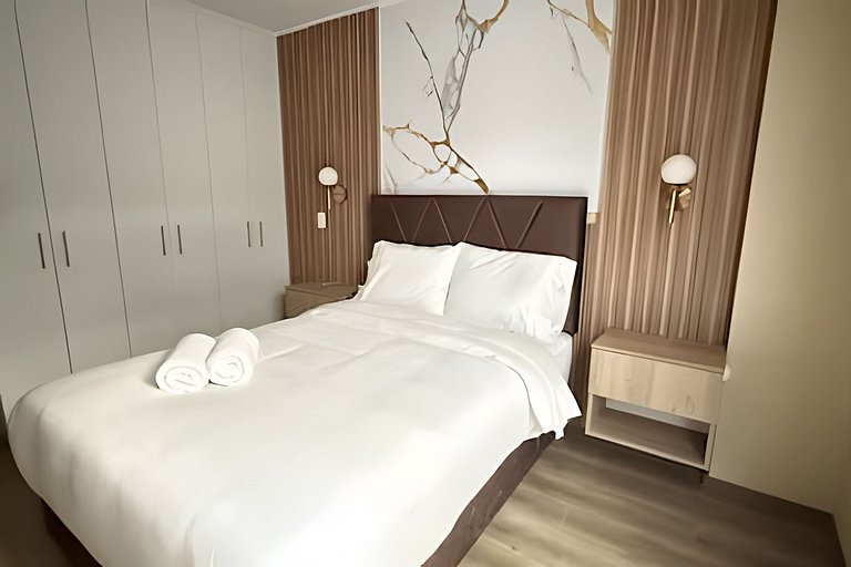 New & Spacious Apartment in Lince