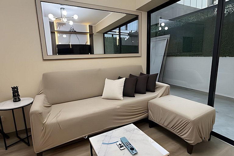 New & Spacious Apartment in Lince