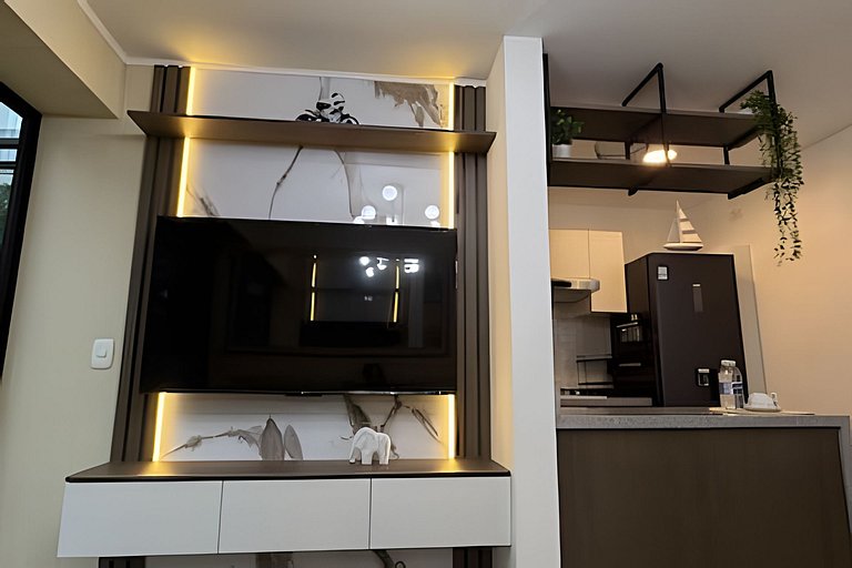 New & Spacious Apartment in Lince