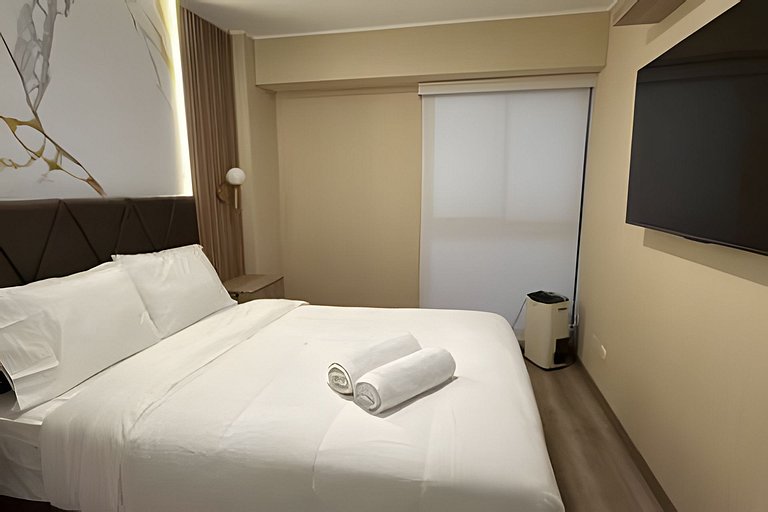 New & Spacious Apartment in Lince