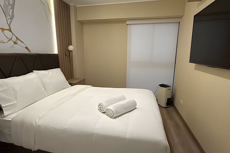 New & Spacious Apartment in Lince