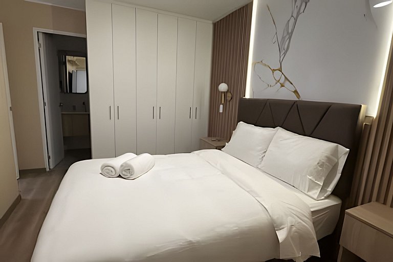 New & Spacious Apartment in Lince