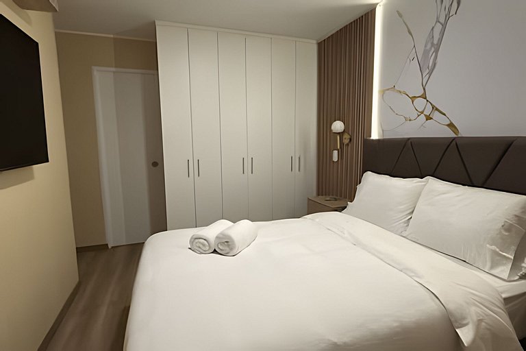 New & Spacious Apartment in Lince